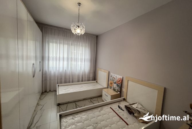 Shtepi me qera Apartament ne Tirane, 2+1, Mobilimi E mobiluar, Pagesa 750  Euro.
