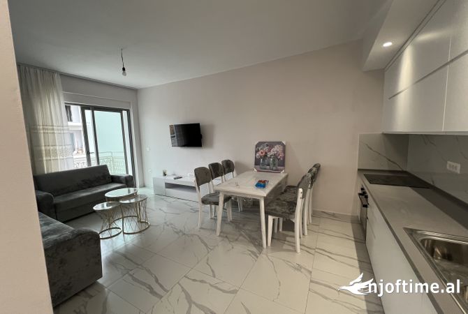 Shtepi me qera Apartament ne Tirane, 2+1, Mobilimi E mobiluar, Pagesa 750  Euro.