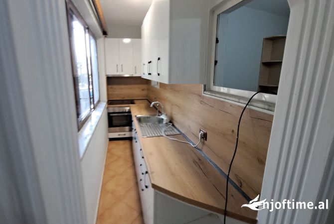 Shtepi me qera Apartament ne Tirane, 2+1, Mobilimi E mobiluar, Pagesa 450  Euro.