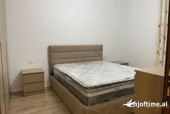 Shtepi me qera Apartament ne Tirane, 2+1, Mobilimi E mobiluar, Pagesa 800  Euro.