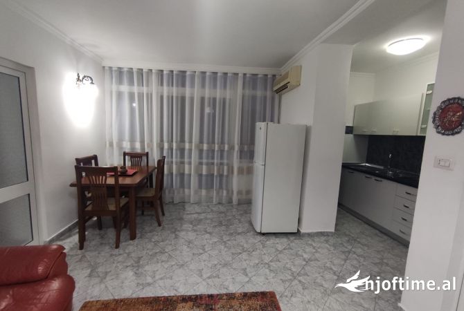 Shtepi me qera 2+1 ne Tirane - 450 Euro