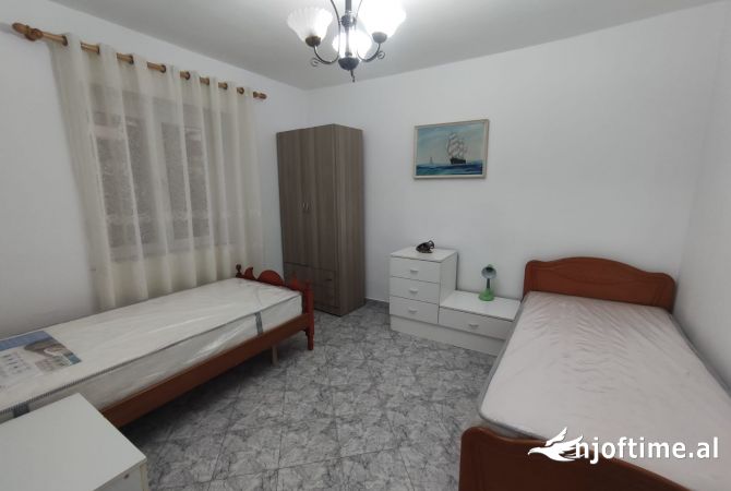 Shtepi me qera 2+1 ne Tirane - 450 Euro