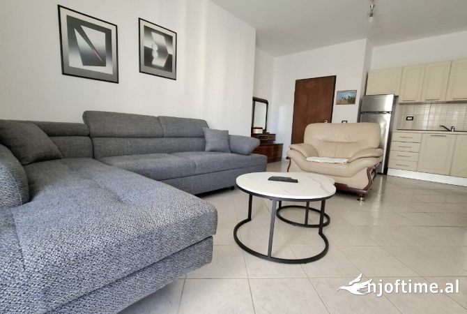 Shtepi me qera 2+1 ne Tirane - 500 Euro