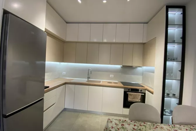 Shtepi me qera 2+1 ne Tirane - 700 Euro