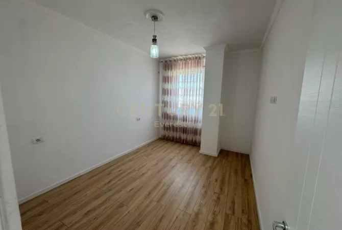 Shtepi ne shitje 1+1 ne Tirane - 87,000 Euro