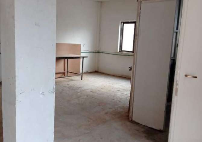 Ambient biznesi me qera 4+1 ne Tirane - 45,000 Leke