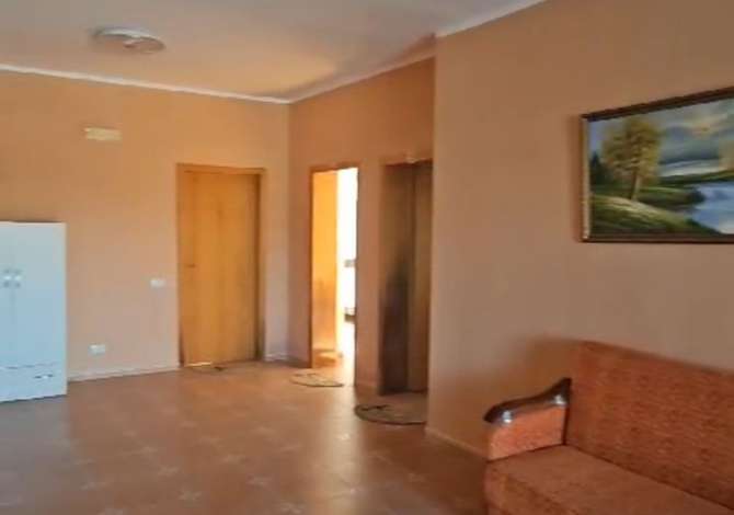 Qera Ambjent biznesi Hotel (rruga Ndroqit)