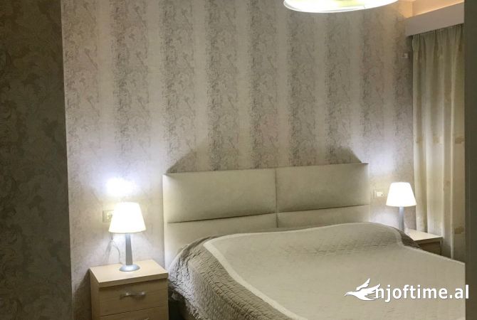 Shtepi me qera 2+1 ne Tirane - 970 Euro
