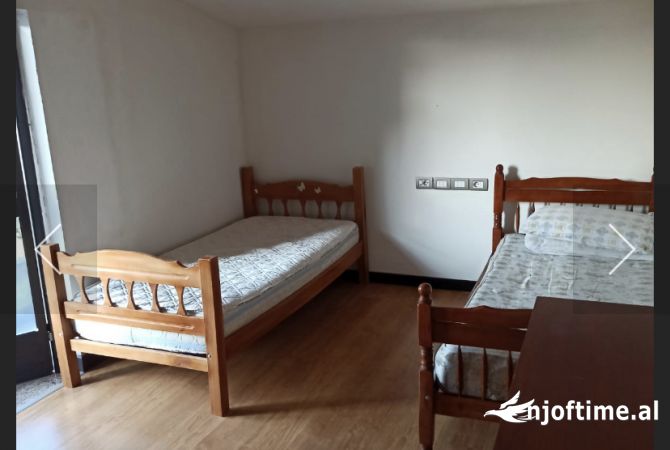 Shtepi me qera 2+1 ne Tirane - 300 Euro