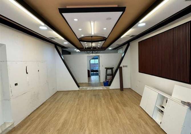 Ambient Biznesi me QERA tek Komuna e Parisit📍