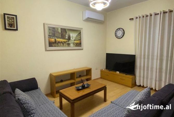 Shtepi me qera 2+1 ne Tirane - 400 Euro