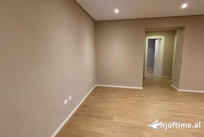 Ambient biznesi me qera 3+1 ne Tirane - 900 Euro