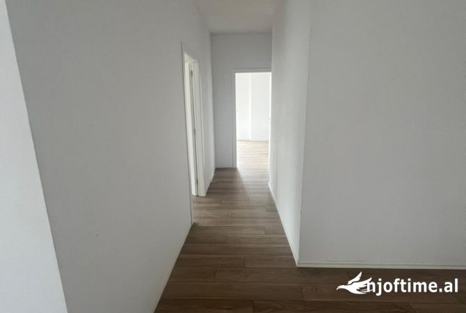 Ambient biznesi me qera 1+1 ne Tirane - 2,500 Euro