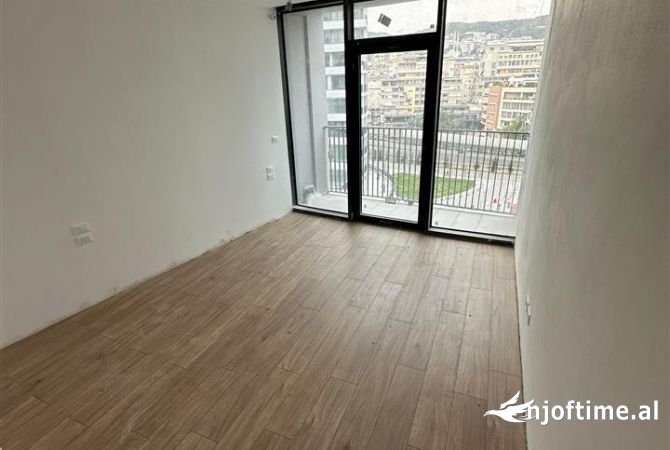 Ambient biznesi me qera 3+1 ne Tirane - 700 Euro