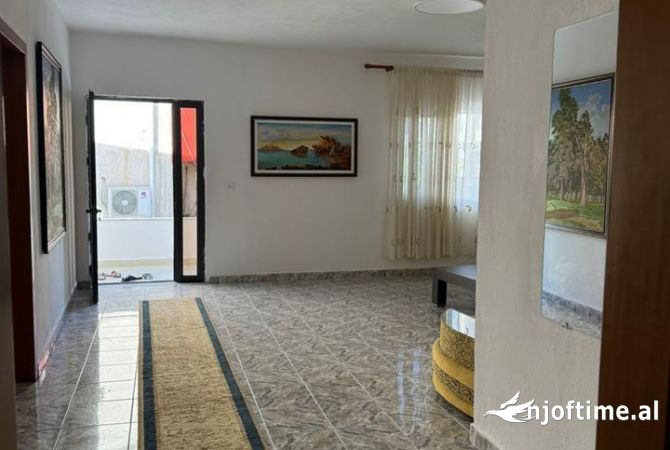 Shtepi me qera Apartament ne Tirane, 3+1, Mobilimi E mobiluar, Pagesa 55,000  Leke.