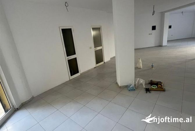 Shtepi ne shitje 6+1 ne Tirane - 650,000 Euro