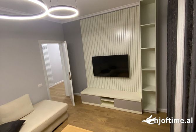 Shtepi me qera Apartament ne Tirane, 1+1, Mobilimi E mobiluar, Pagesa 550  Euro.