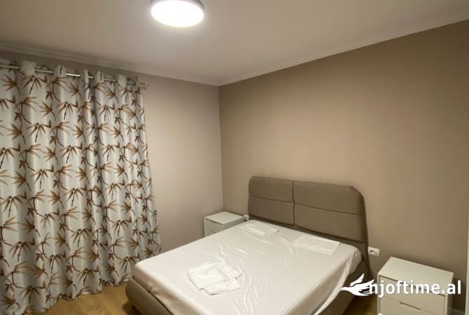 Shtepi me qera Apartament ne Tirane, 1+1, Mobilimi E mobiluar, Pagesa 550  Euro.