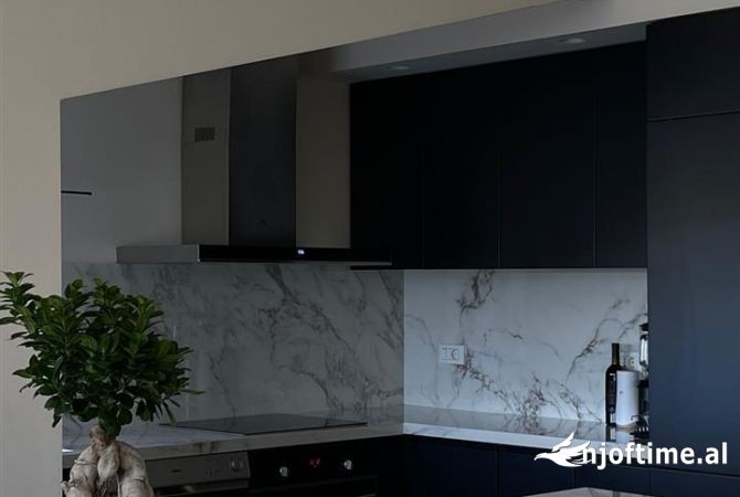 Shtepi ne shitje Apartament ne Tirane, 2+1, Mobilimi E mobiluar, Pagesa 420,000  Euro.