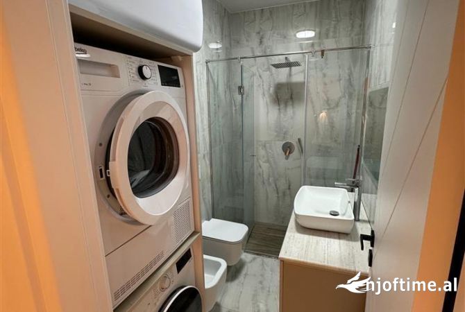Shtepi ne shitje Apartament ne Tirane, 2+1, Mobilimi E mobiluar, Pagesa 195,000  Euro.