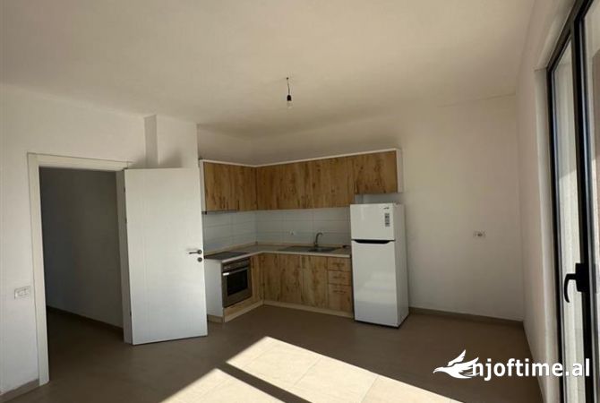 Shtepi ne shitje Apartament ne Tirane, 1+1, Mobilimi E mobiluar, Pagesa 81,000  Euro.