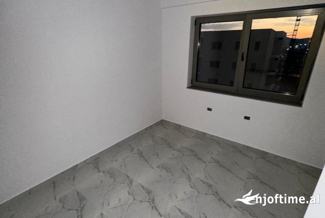Ambient biznesi me qera 3+1 ne Tirane - 600 Euro