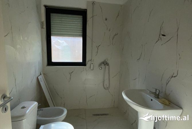 Shtepi ne shitje 1+1 ne Tirane - 333,500 Euro