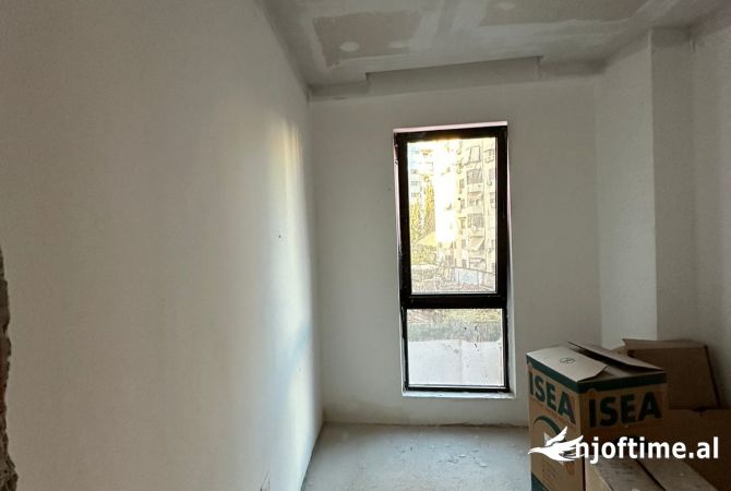 Ambient biznesi me qera 3+1 ne Tirane - 800 Euro