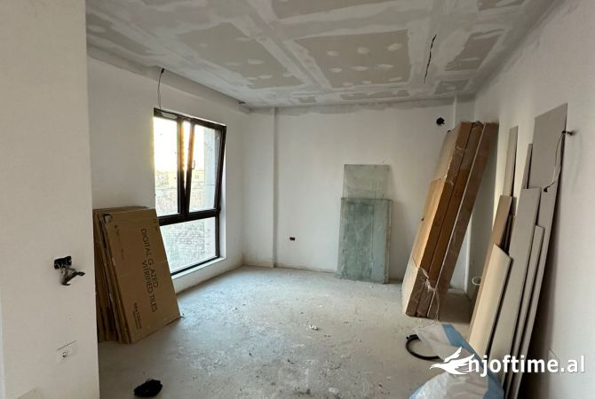 Ambient biznesi me qera 3+1 ne Tirane - 800 Euro