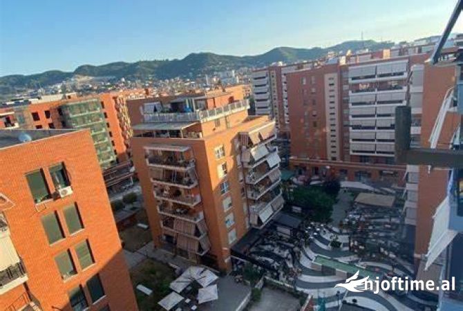 Ambient biznesi me qera 2+1 ne Tirane - 3,500 Euro