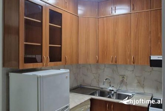 Shtepi me qera Apartament ne Tirane, 1+1, Mobilimi E mobiluar, Pagesa 68,000  Leke.
