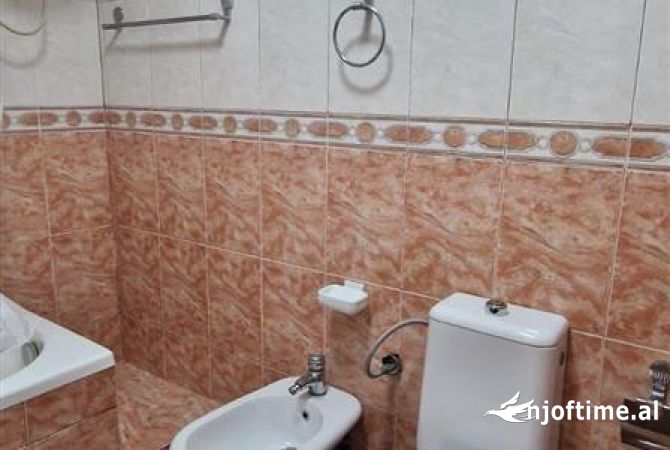 Shtepi me qera Apartament ne Tirane, 1+1, Mobilimi E mobiluar, Pagesa 68,000  Leke.