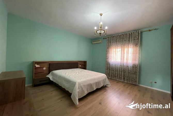 Shtepi me qera Apartament ne Tirane, 2+1, Mobilimi E mobiluar, Pagesa 800  Euro.