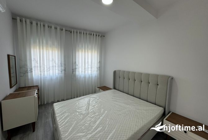 Shtepi ne shitje Apartament ne Tirane, 2+1, Mobilimi E mobiluar, Pagesa 350,000  Euro.