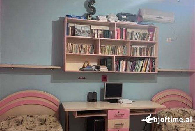 Shtepi me qera Apartament ne Tirane, 2+1, Mobilimi E mobiluar, Pagesa 460  Euro.