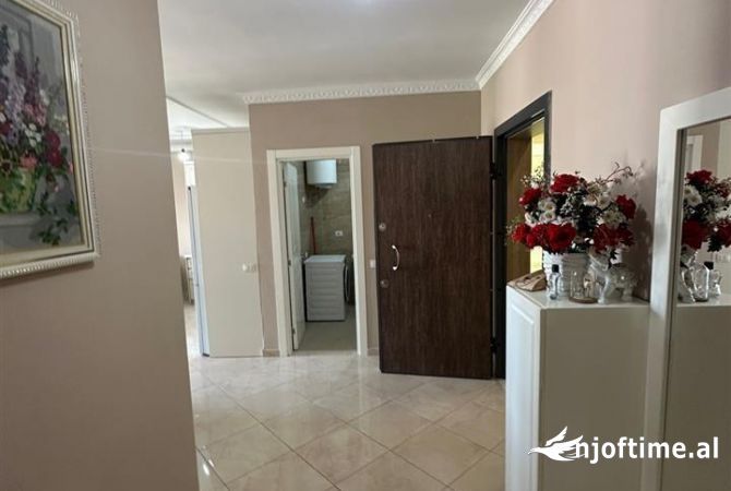 Shtepi me qera Apartament ne Tirane, 2+1, Mobilimi E mobiluar, Pagesa 600  Euro.