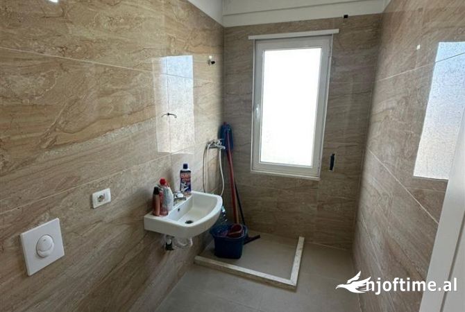 Shtepi me qera Apartament ne Tirane, 2+1, Mobilimi E mobiluar, Pagesa 600  Euro.