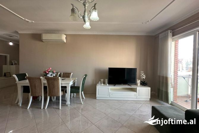 Shtepi me qera Apartament ne Tirane, 2+1, Mobilimi E mobiluar, Pagesa 600  Euro.