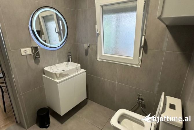 Shtepi me qera Apartament ne Tirane, Garsoniere, Mobilimi E mobiluar, Pagesa 400  Euro.