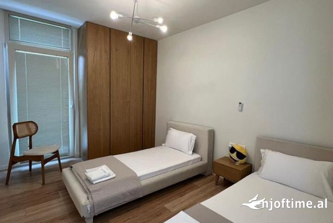Shtepi ne shitje Apartament ne Himare, 2+1, Mobilimi E mobiluar, Pagesa 765,000  Euro.