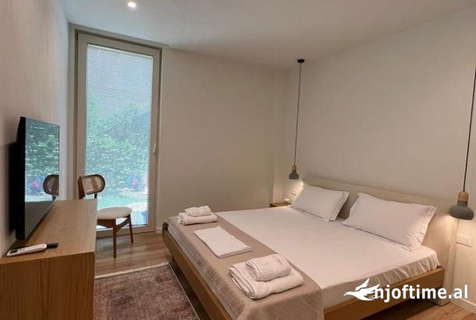 Shtepi ne shitje Apartament ne Himare, 2+1, Mobilimi E mobiluar, Pagesa 765,000  Euro.