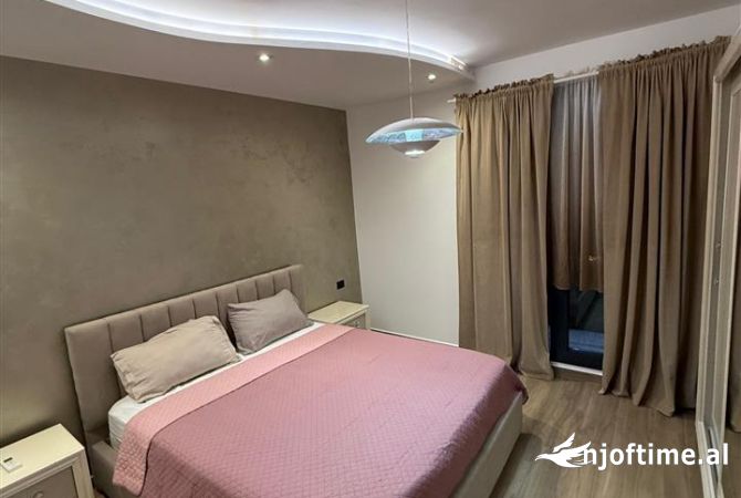Shtepi me qera Apartament ne Tirane, 2+1, Mobilimi Bosh, pa mobiluar, Pagesa 1,700  Euro.