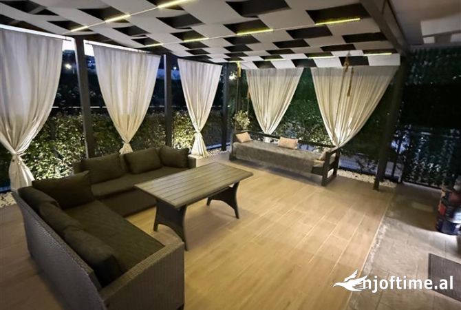 Shtepi me qera 2+1 ne Tirane - 1,700 Euro