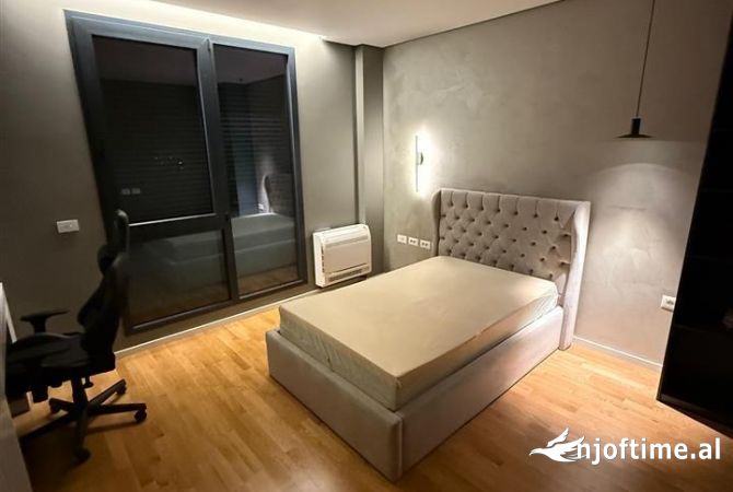 Shtepi ne shitje Apartament ne Tirane, 3+1, Mobilimi E mobiluar, Pagesa 416,000  Euro.