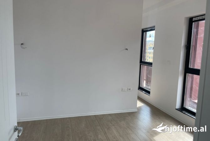 Ambient biznesi me qera 3+1 ne Tirane - 850 Euro