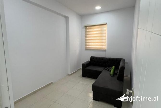 AMBJENT BIZNESI ME QERA NE RRUGEN E KAVAJES