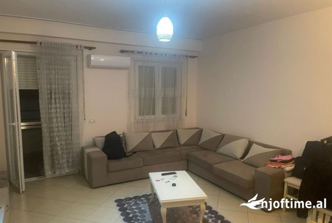 Shtepi me qera 2+1 ne Tirane - 500 Euro