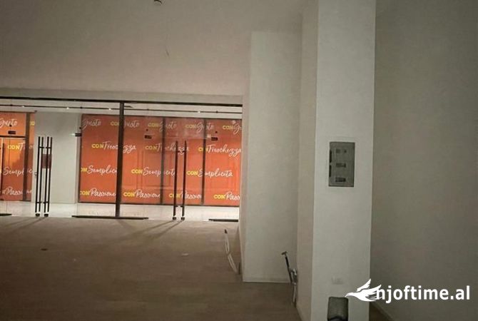 Ambient biznesi ne shitje 1+1 ne Tirane - 415,000 Euro