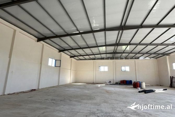 Ambient biznesi me qera 4+1 ne Tirane - 2,010 Euro