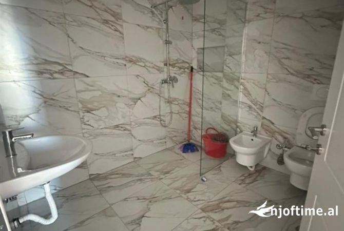 Shtepi ne shitje Apartament ne Tirane, 2+1, Mobilimi Bosh, pa mobiluar, Pagesa 514,300  Euro.